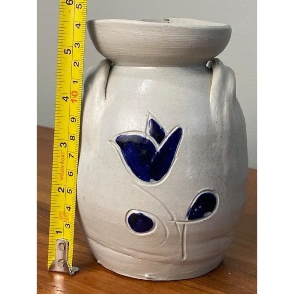 Williamsburg Pottery VA Salt Glazed Stoneware Cobalt Blue Tulip Vase 5.5